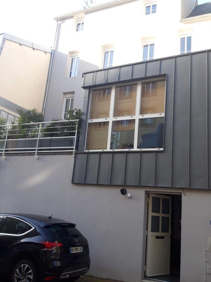 Agreables Chambres Independantes - Coutances Centre Exterior photo